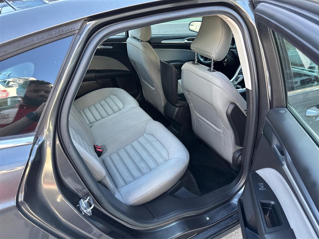 Ford Fusion 4dr Sdn S Hybrid FWD 2015