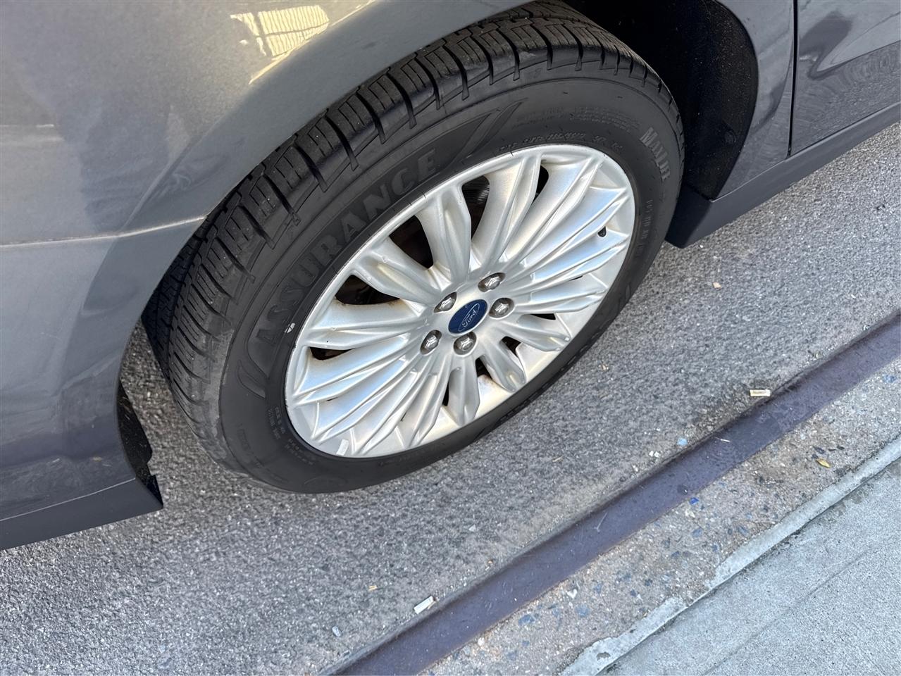 Ford Fusion 4dr Sdn S Hybrid FWD 2015