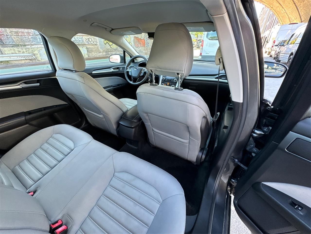 Ford Fusion 4dr Sdn S Hybrid FWD 2015