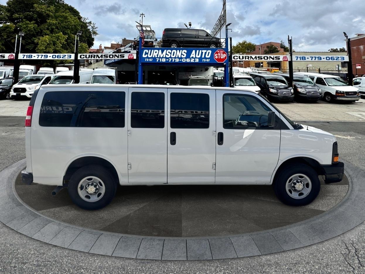Chevrolet Express Passenger RWD 2500 135" LS 2013