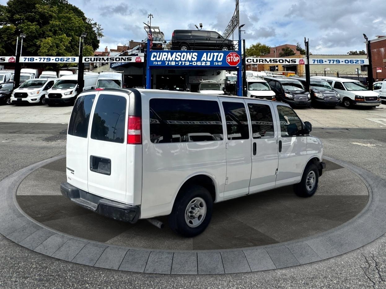 Chevrolet Express Passenger RWD 2500 135" LS 2013
