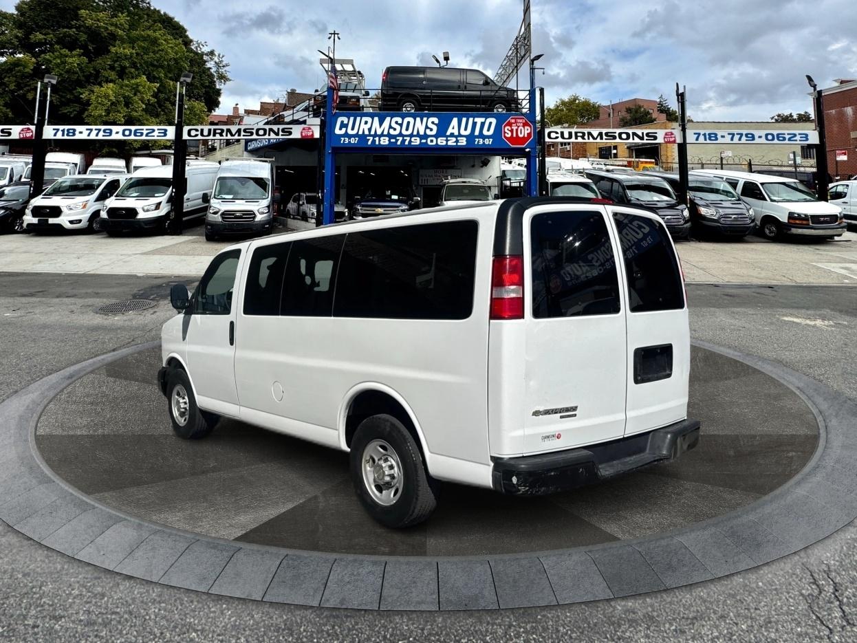 Chevrolet Express Passenger RWD 2500 135" LS 2013