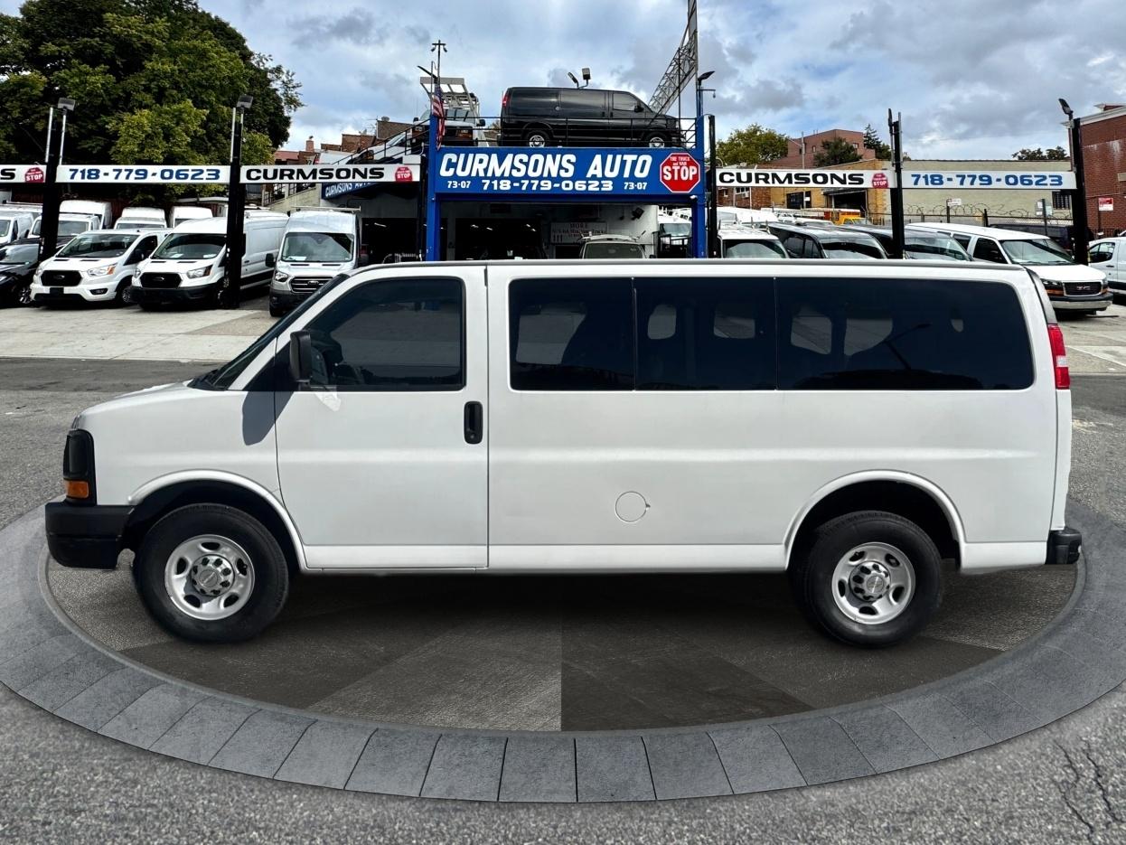 Chevrolet Express Passenger RWD 2500 135" LS 2013