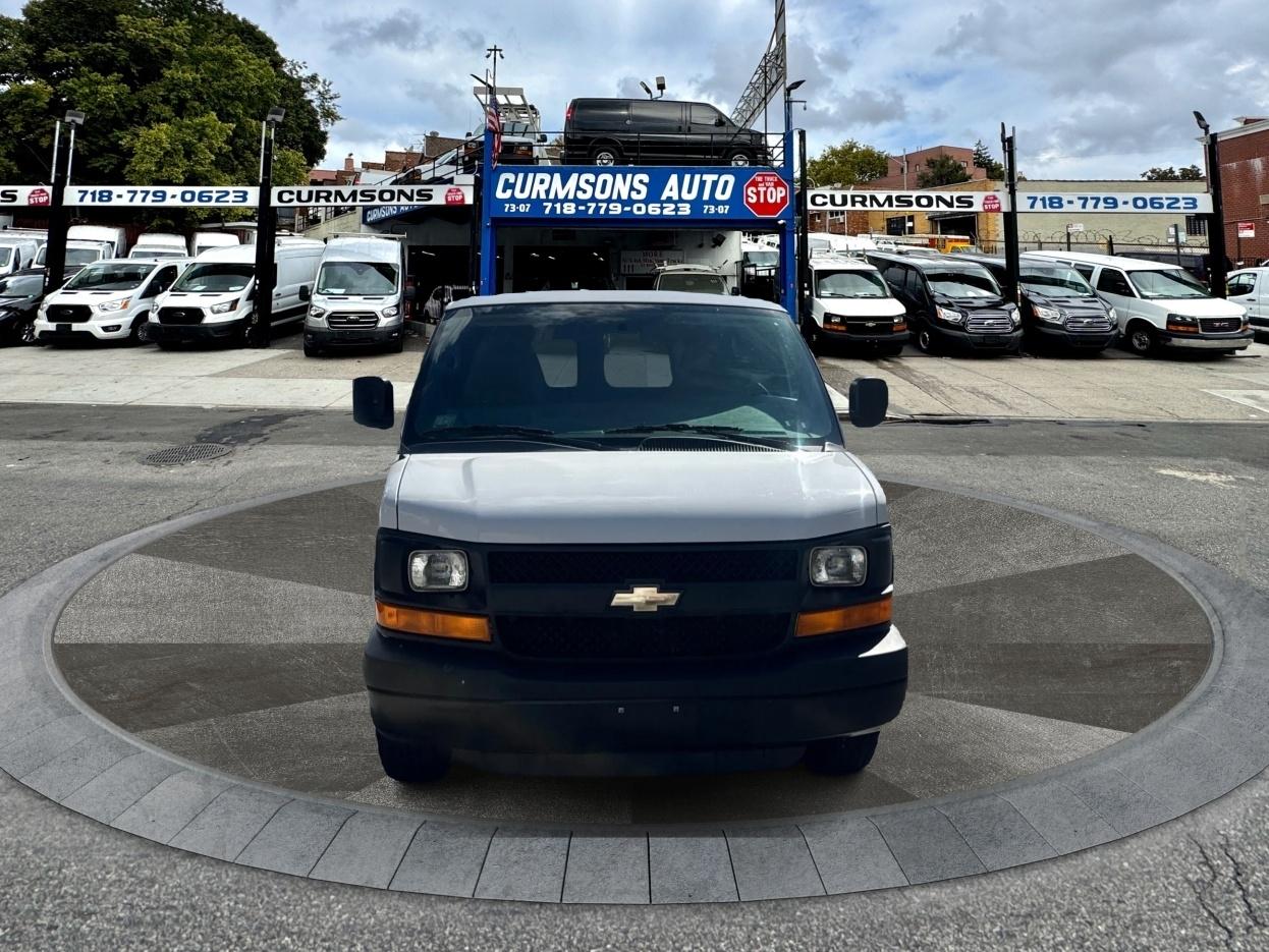 Chevrolet Express Passenger RWD 2500 135" LS 2013