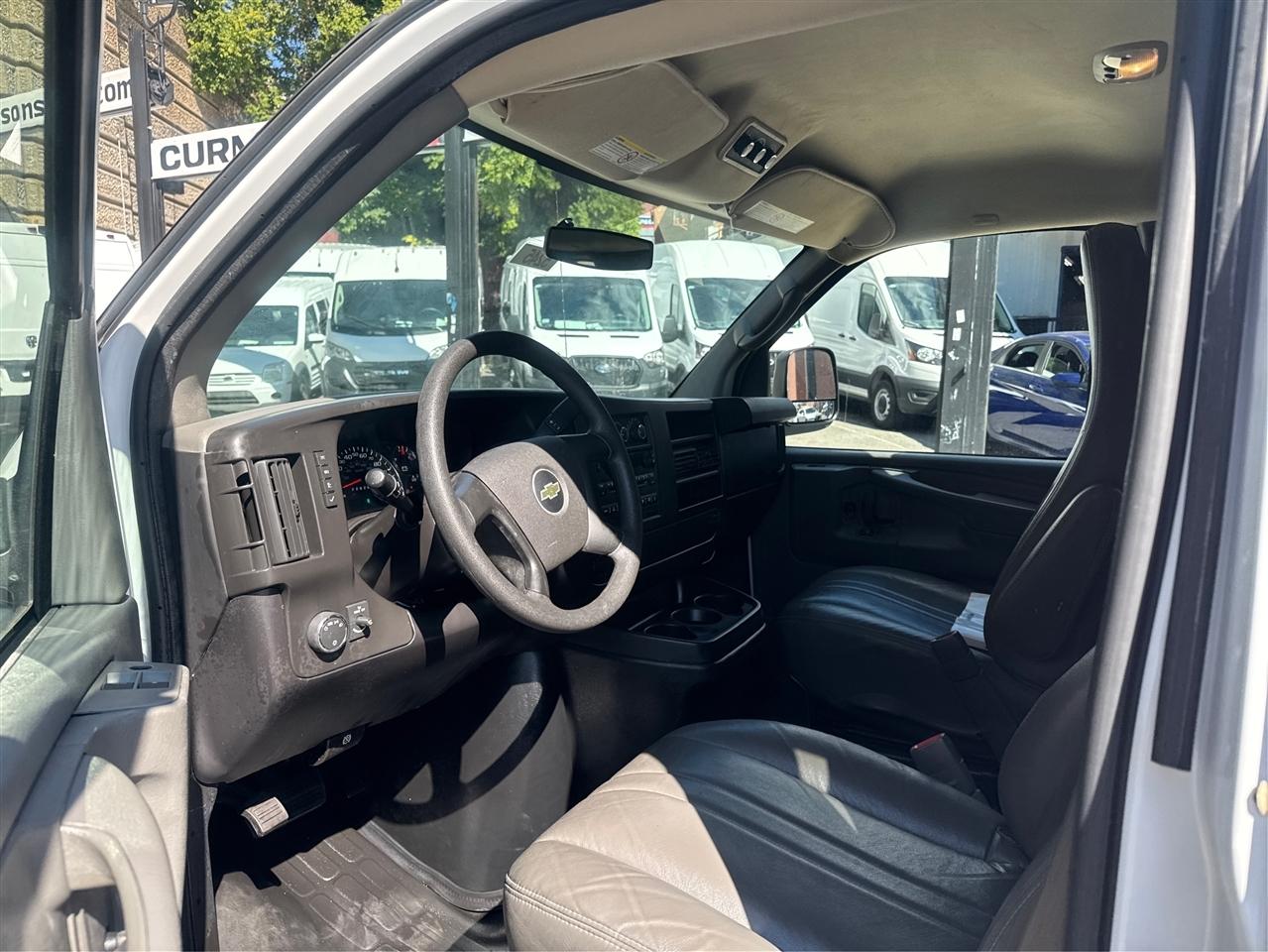 Chevrolet Express Passenger RWD 2500 135" LS 2013