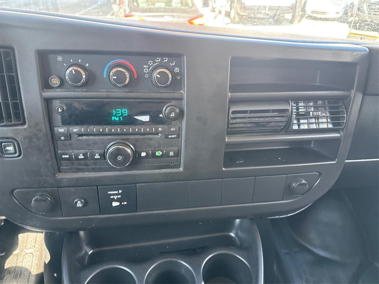 Chevrolet Express Passenger RWD 2500 135" LS 2013