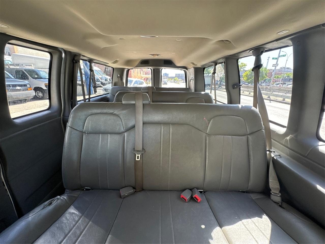 Chevrolet Express Passenger RWD 2500 135" LS 2013