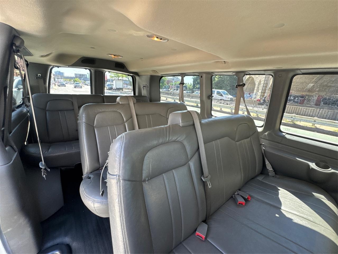 Chevrolet Express Passenger RWD 2500 135" LS 2013