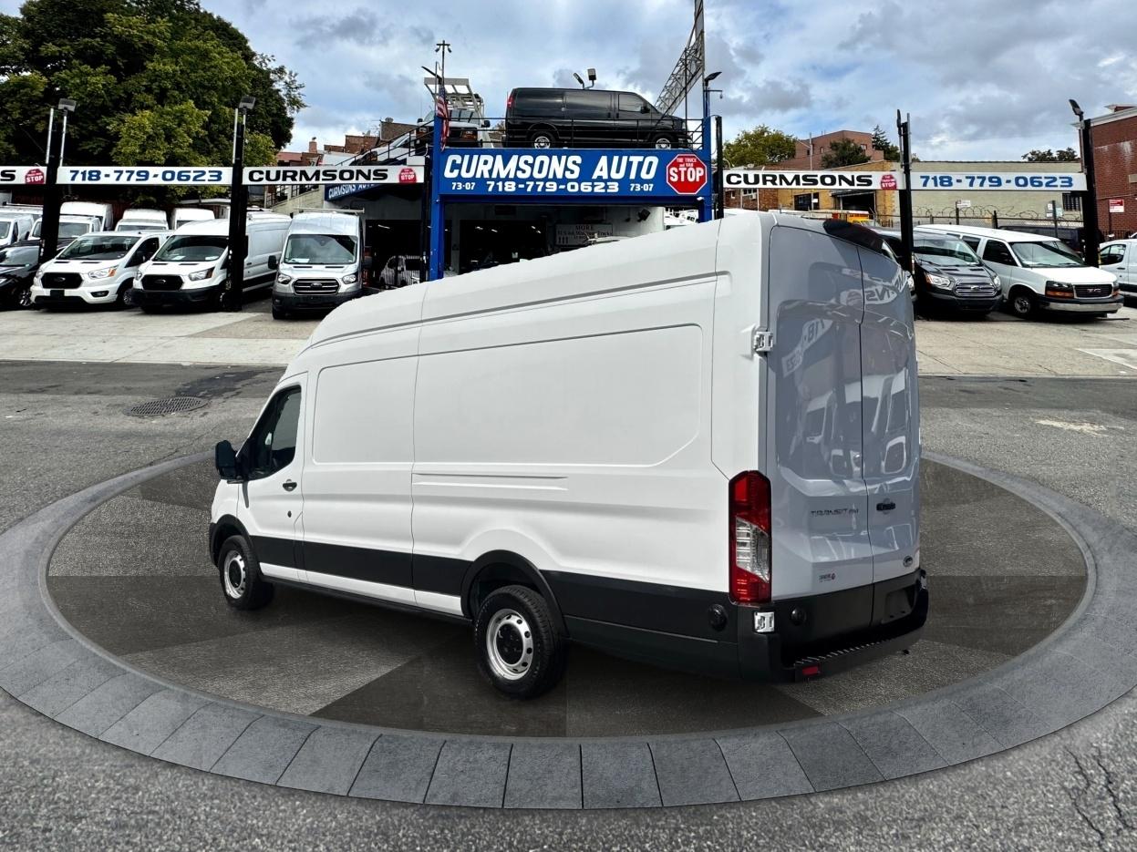 Ford Transit Cargo Van T-250 148" EL Hi Rf 9070 GVWR RWD 2025