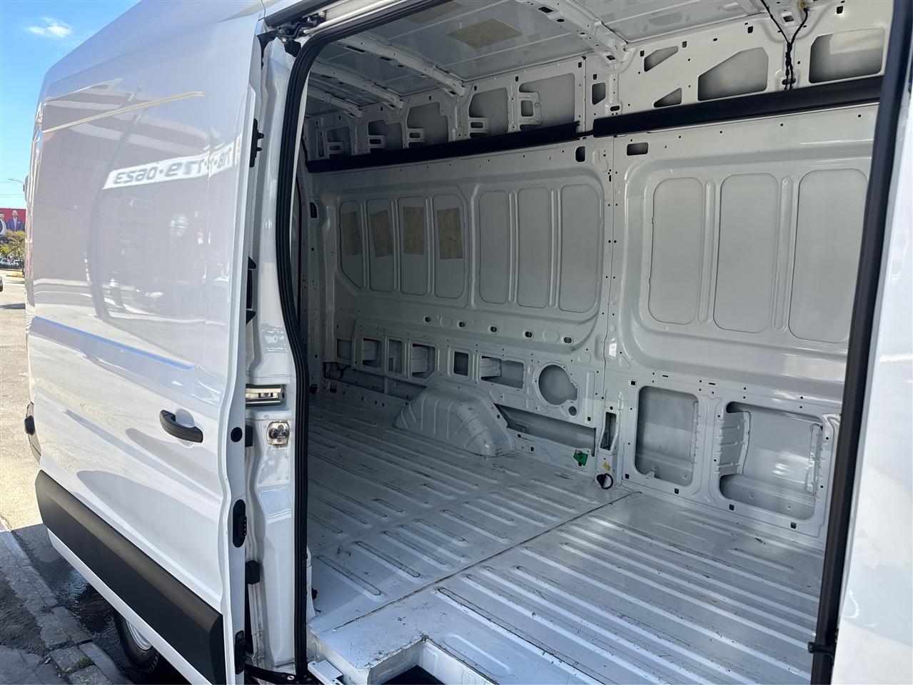 Ford Transit Cargo Van T-250 148" EL Hi Rf 9070 GVWR RWD 2025