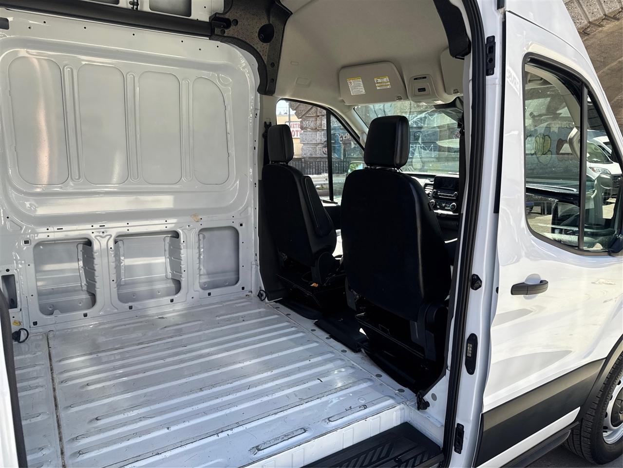 Ford Transit Cargo Van T-250 148" EL Hi Rf 9070 GVWR RWD 2025