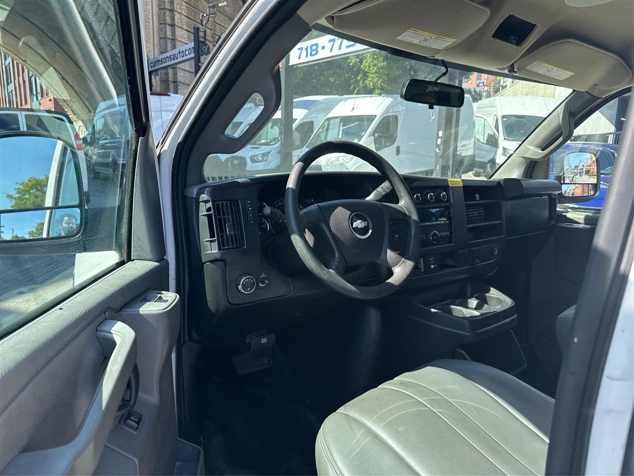 Chevrolet Express Cargo Van RWD 2500 135" 2017