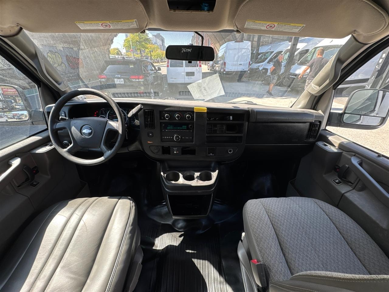 Chevrolet Express Cargo Van RWD 2500 135" 2017