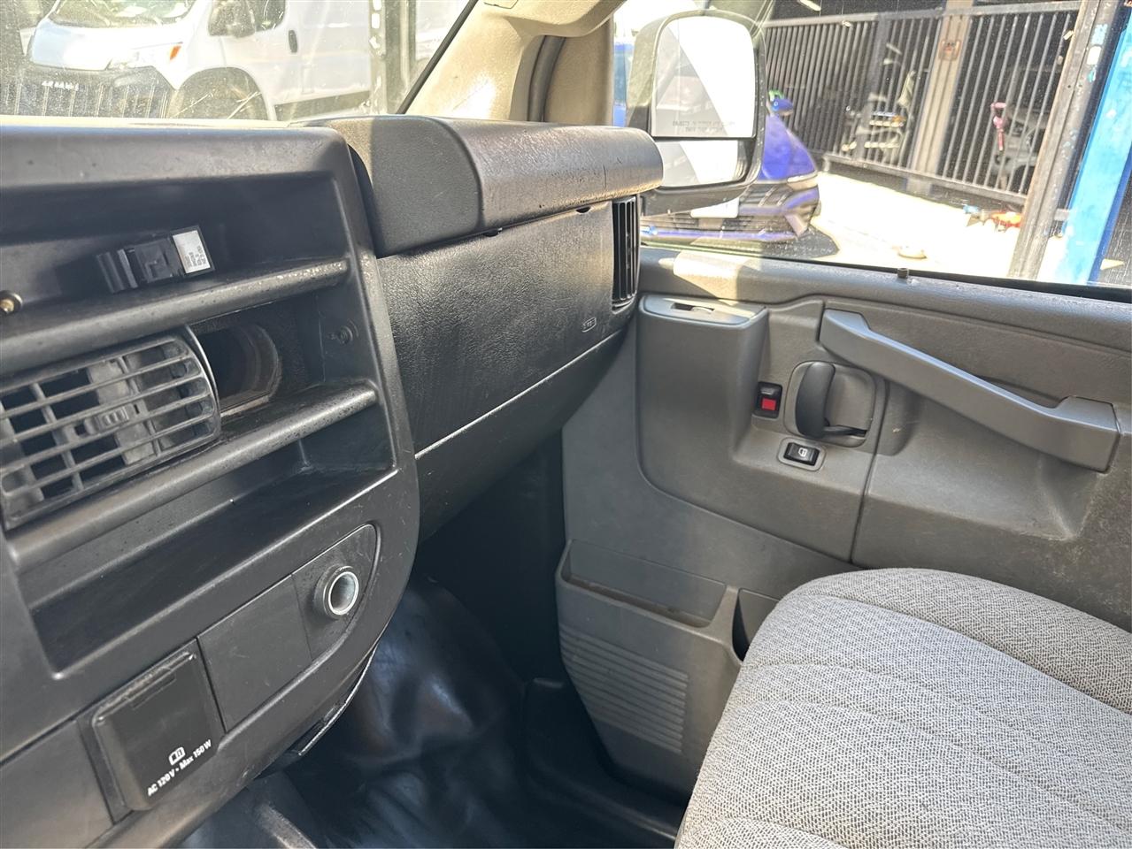 Chevrolet Express Cargo Van RWD 2500 135" 2017