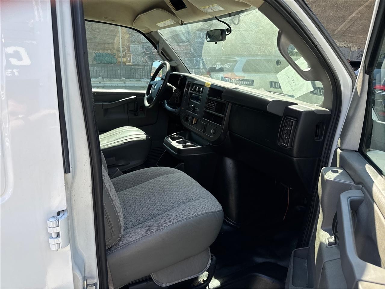 Chevrolet Express Cargo Van RWD 2500 135" 2017