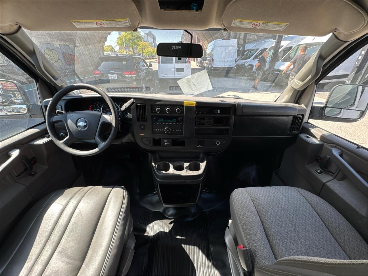 Chevrolet Express Cargo Van RWD 2500 135" 2017