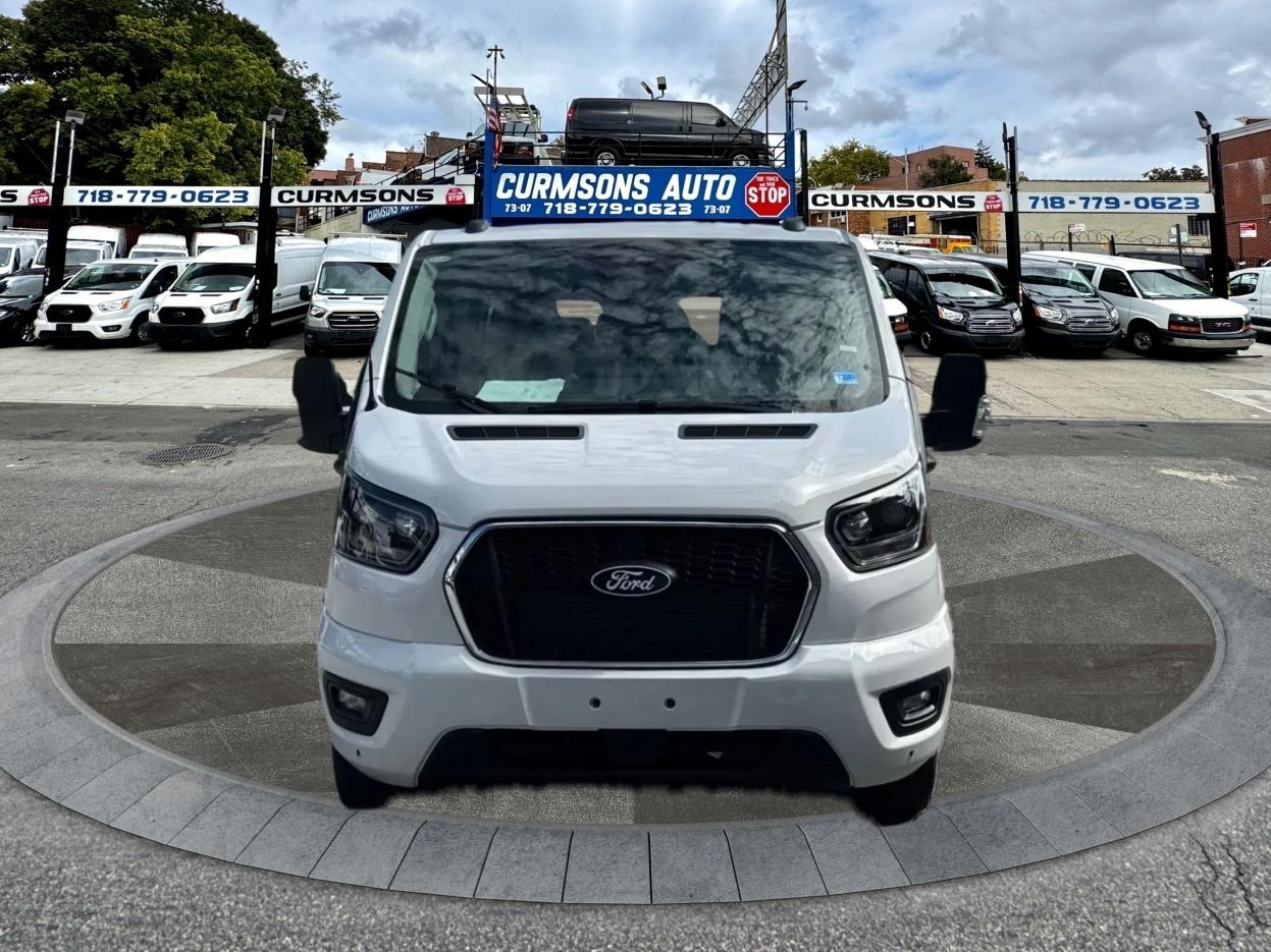 Ford Transit Passenger Wagon T-350 148" Low Roof XLT RWD 2026