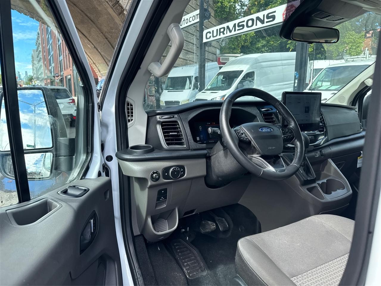 Ford Transit Passenger Wagon T-350 148" Low Roof XLT RWD 2026