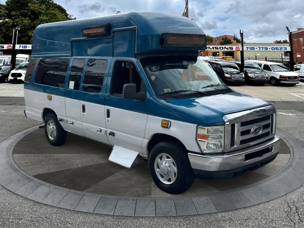 2012 Ford E350 Vans XLT Wagon