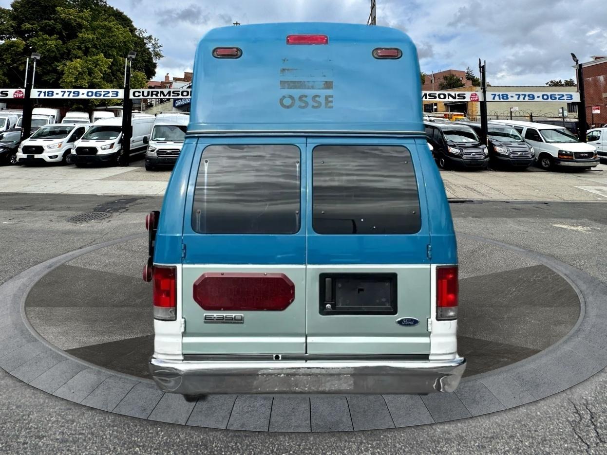 Ford E350 Vans XLT Wagon 2012