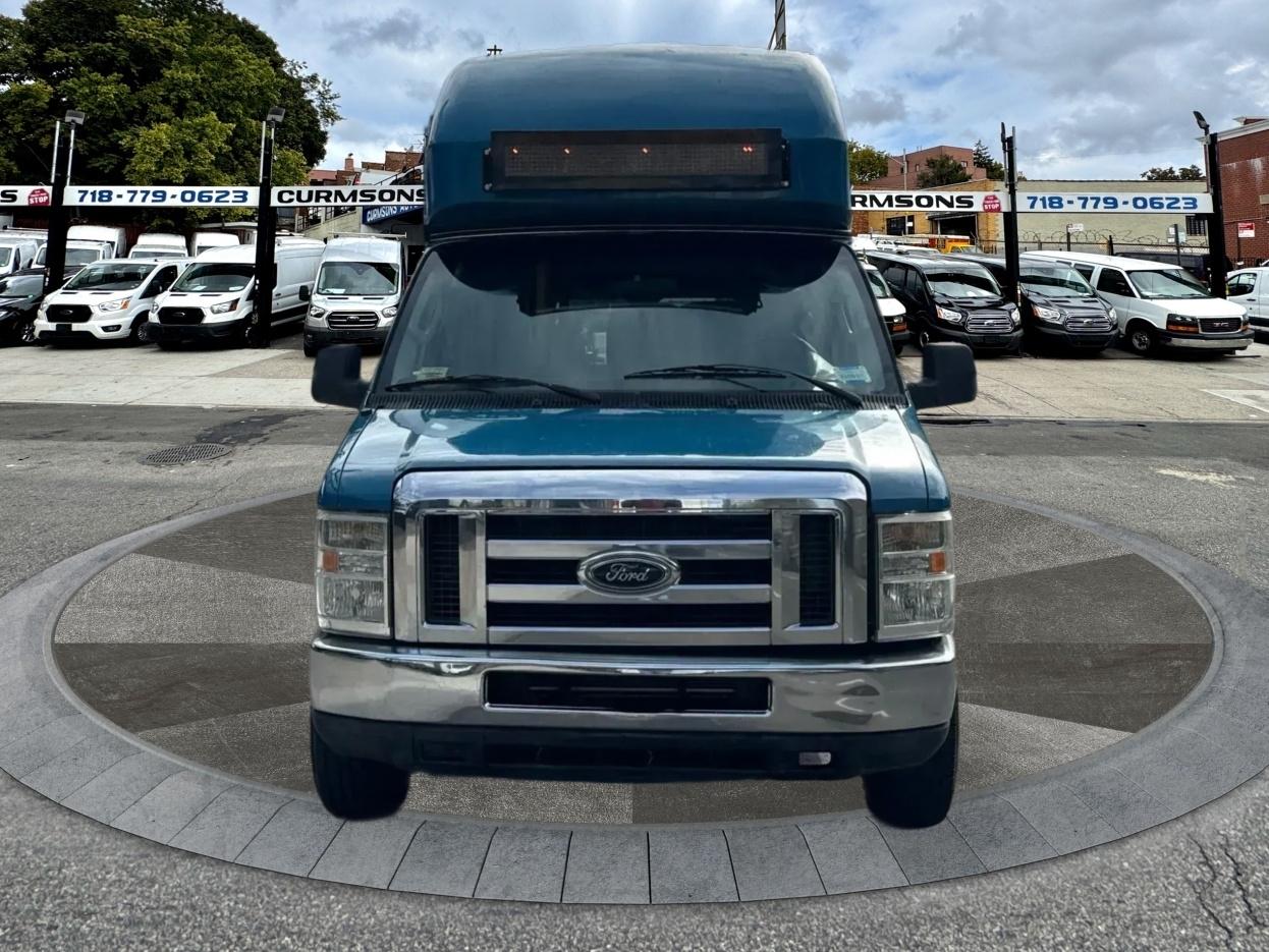 Ford E350 Vans XLT Wagon 2012