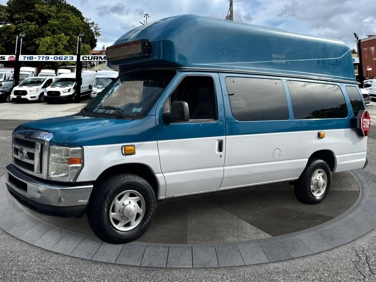 Ford E350 Vans XLT Wagon 2012