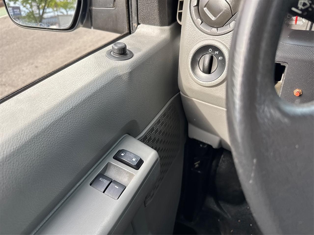 Ford E350 Vans XLT Wagon 2012