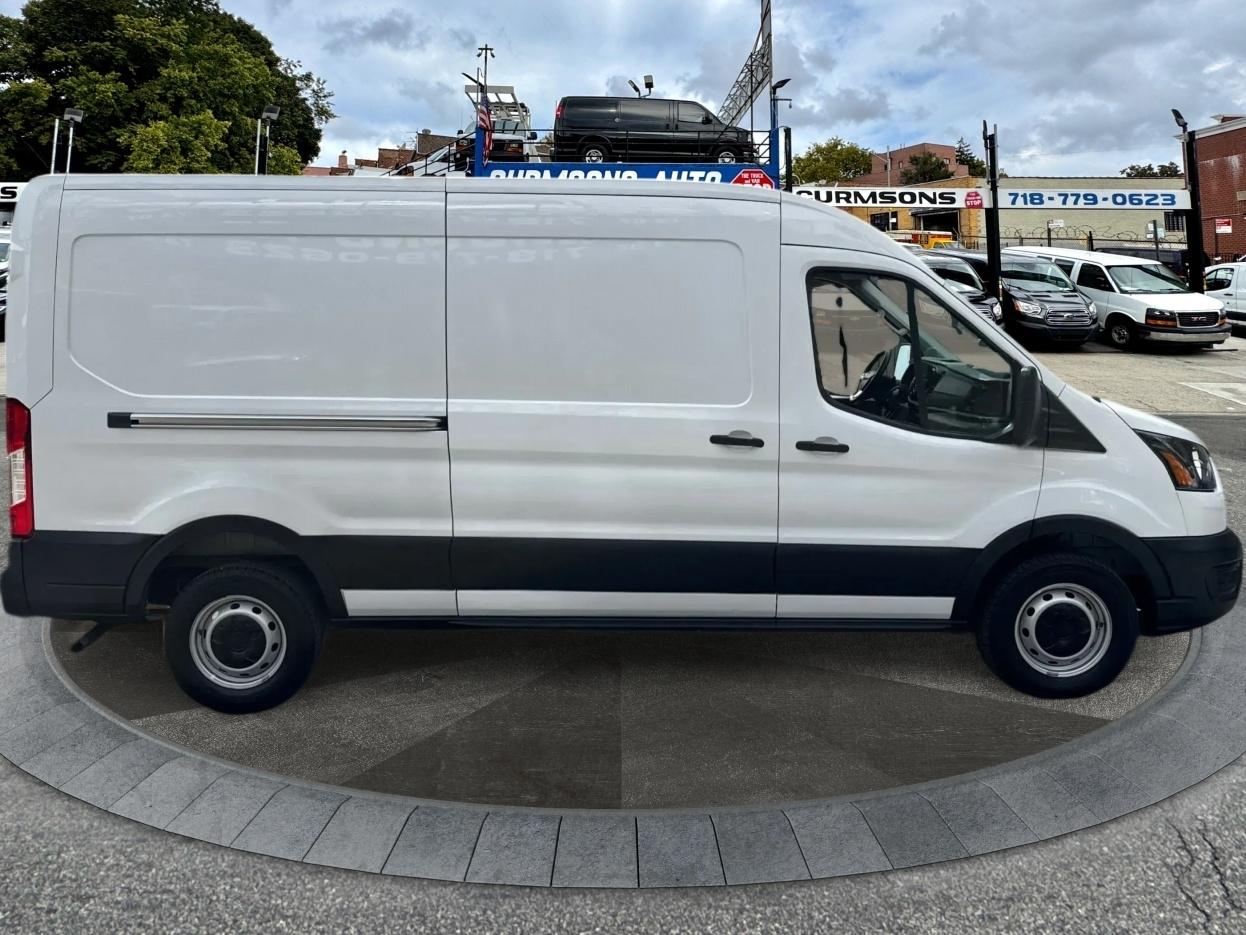 Ford Transit Cargo Van T-250 148" Med Rf 9070 GVWR RWD 2025
