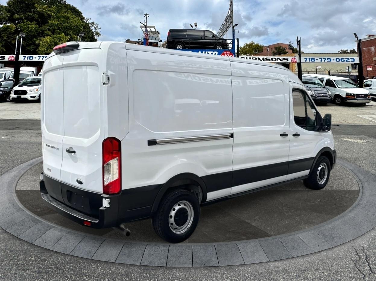 Ford Transit Cargo Van T-250 148" Med Rf 9070 GVWR RWD 2025