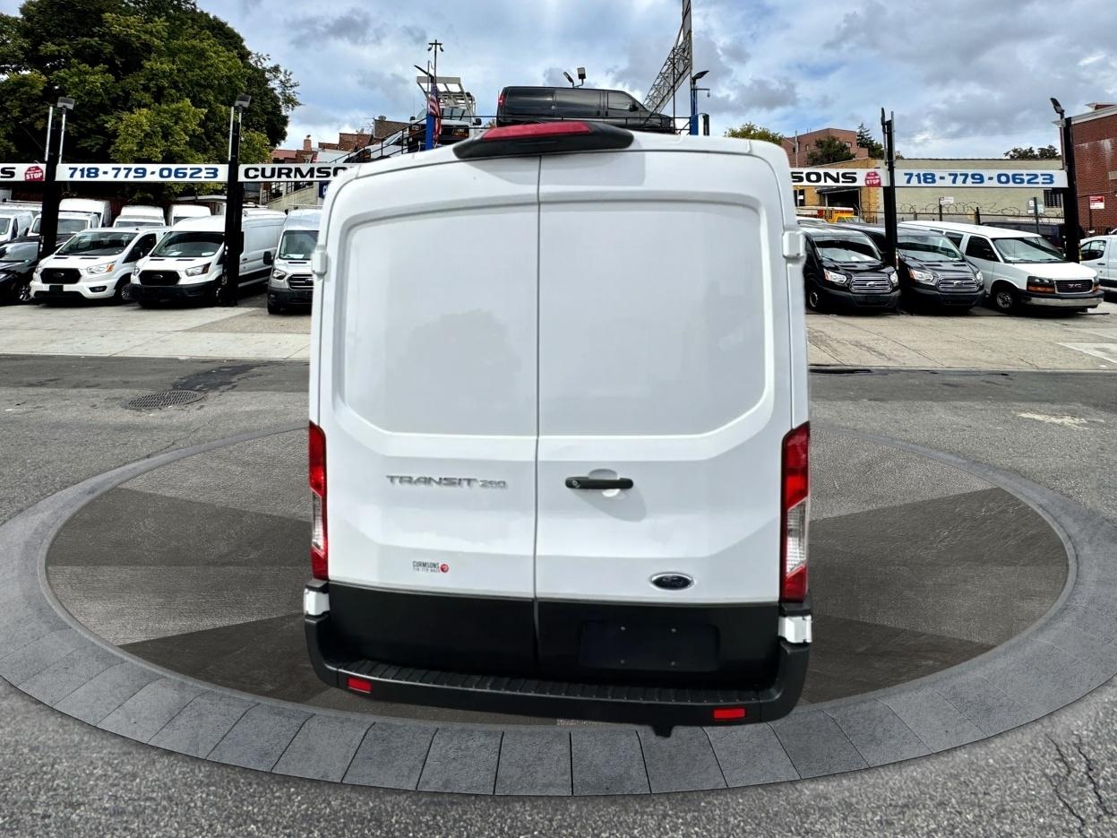 Ford Transit Cargo Van T-250 148" Med Rf 9070 GVWR RWD 2025