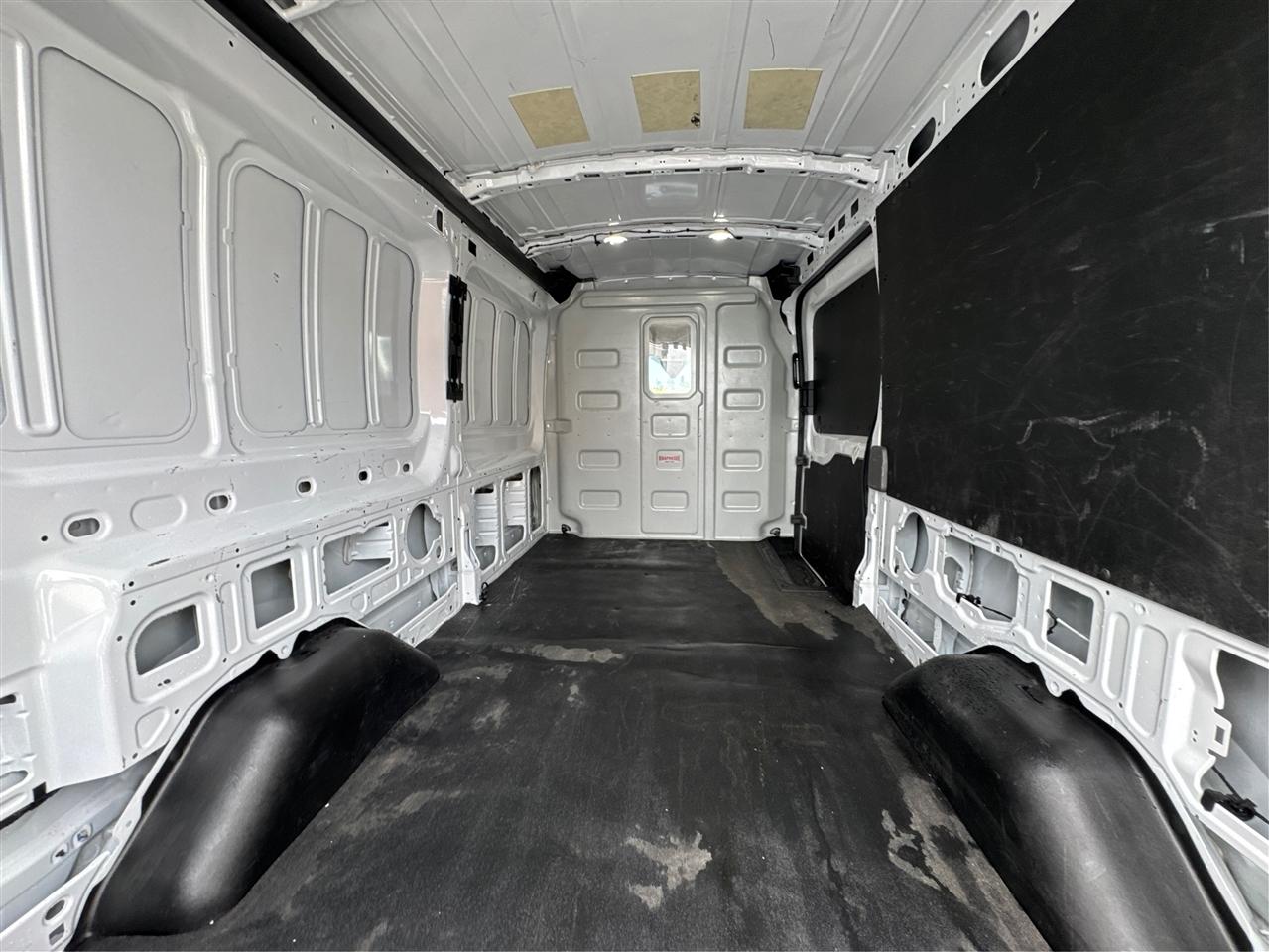 Ford Transit Cargo Van T-250 148" Med Rf 9070 GVWR RWD 2025