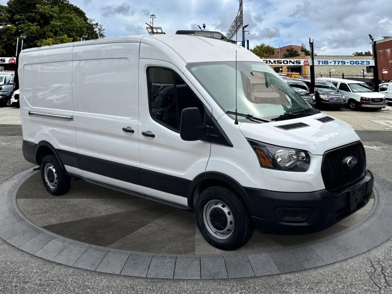 2025 Ford Transit Cargo Van T-250 148" Med Rf 9070 GVWR RWD