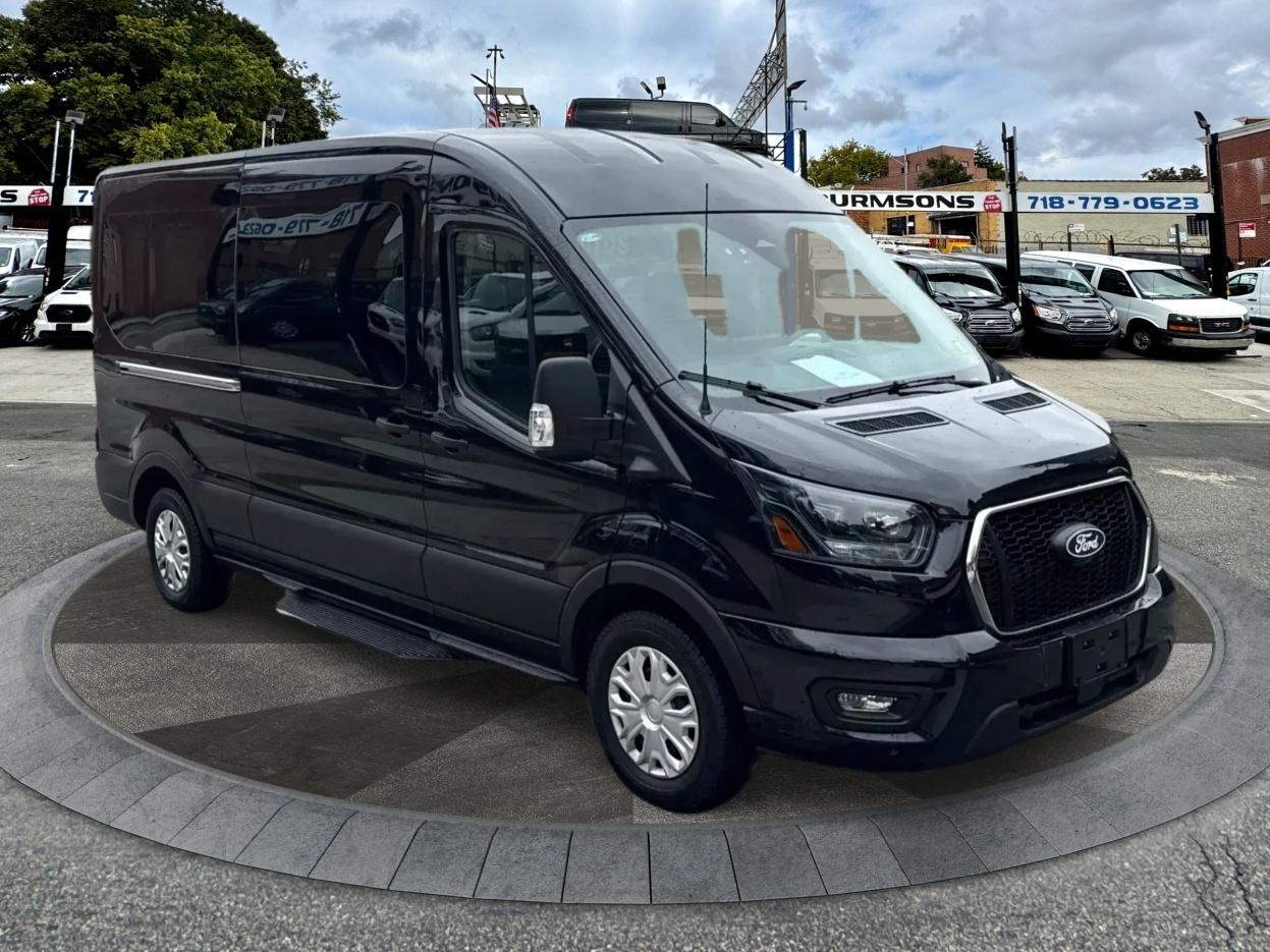 2026 Ford Transit Passenger Wagon T-350 148" Med Roof XLT RWD