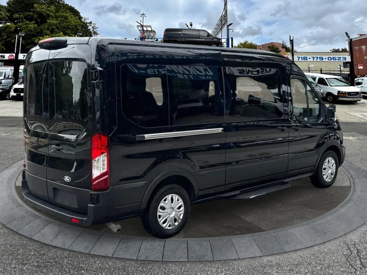 Ford Transit Passenger Wagon T-350 148" Med Roof XLT RWD 2026