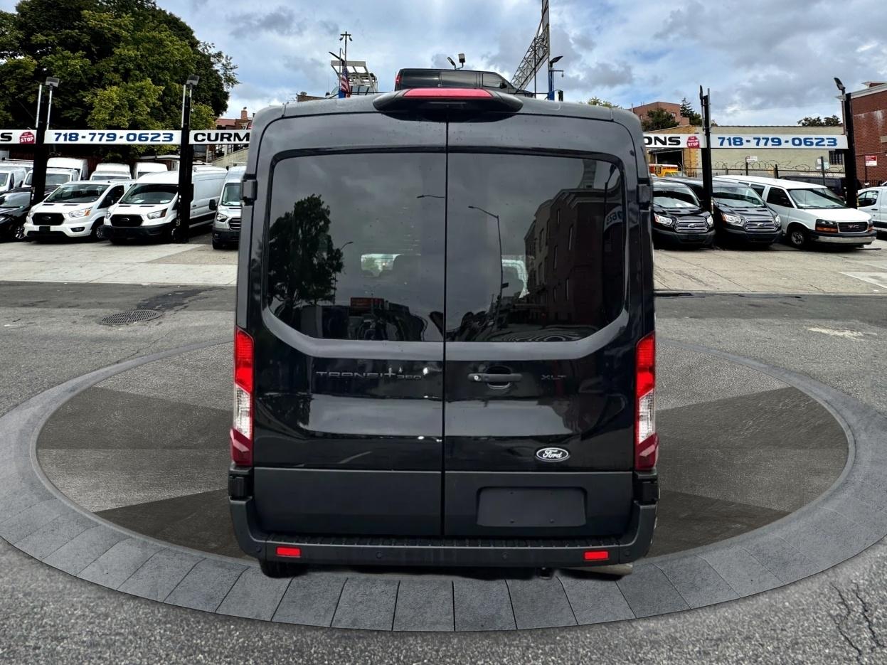 Ford Transit Passenger Wagon T-350 148" Med Roof XLT RWD 2026