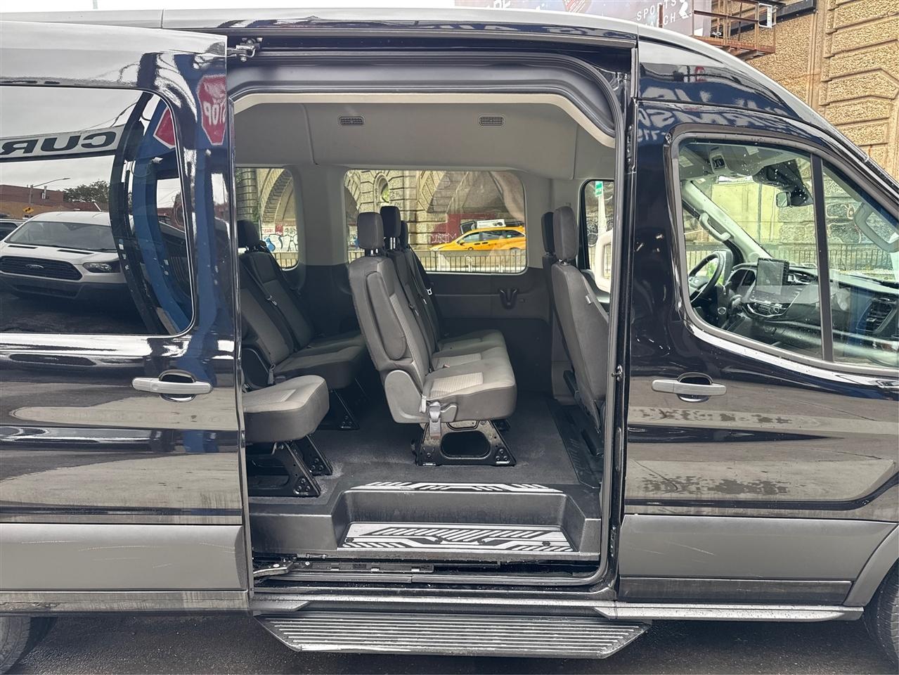 Ford Transit Passenger Wagon T-350 148" Med Roof XLT RWD 2026