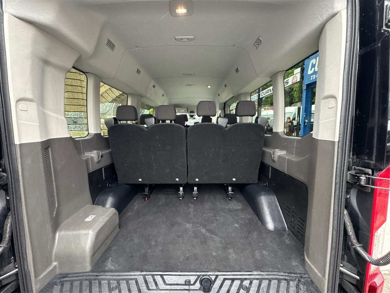 Ford Transit Passenger Wagon T-350 148" Med Roof XLT RWD 2026
