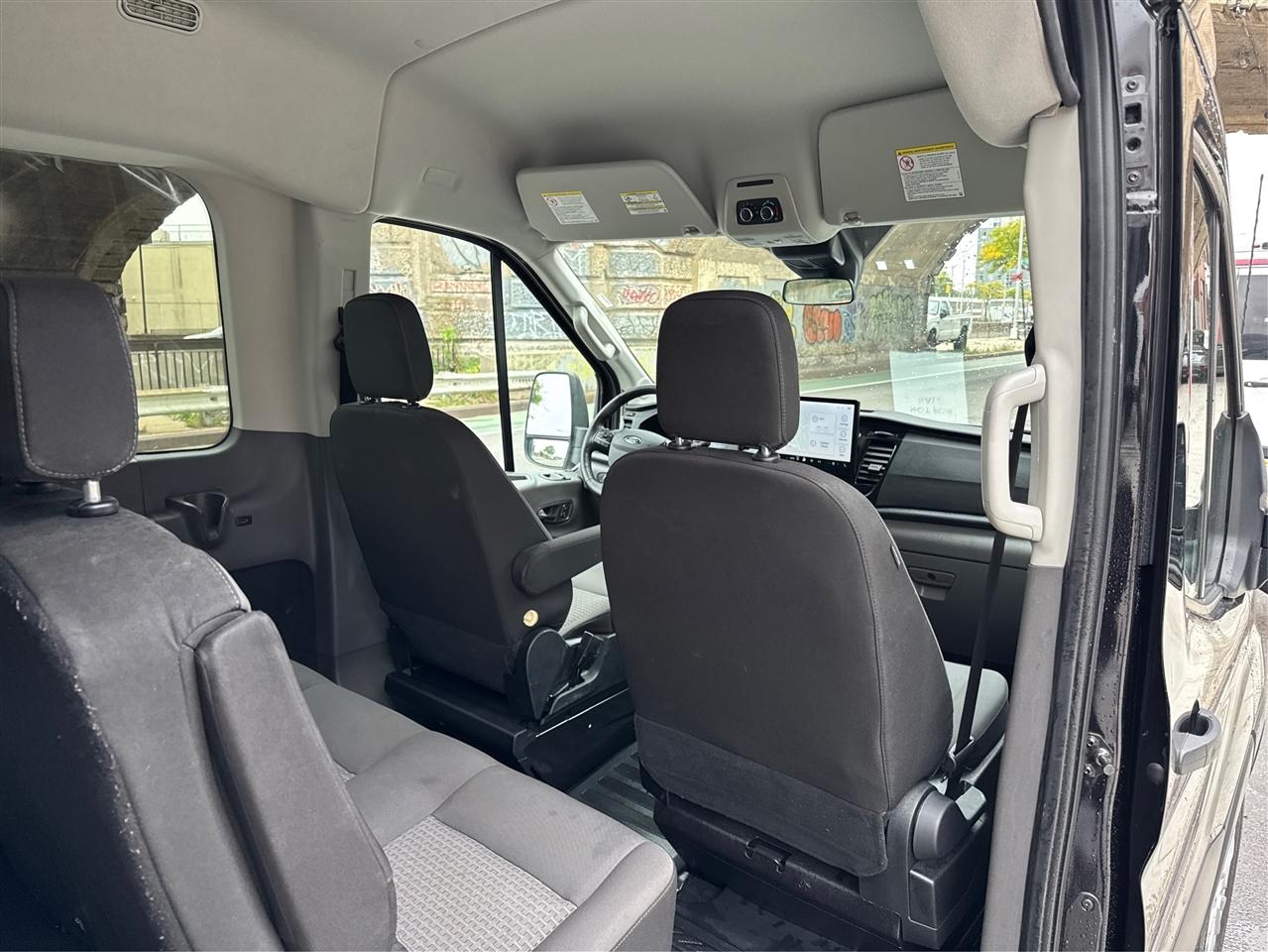 Ford Transit Passenger Wagon T-350 148" Med Roof XLT RWD 2026