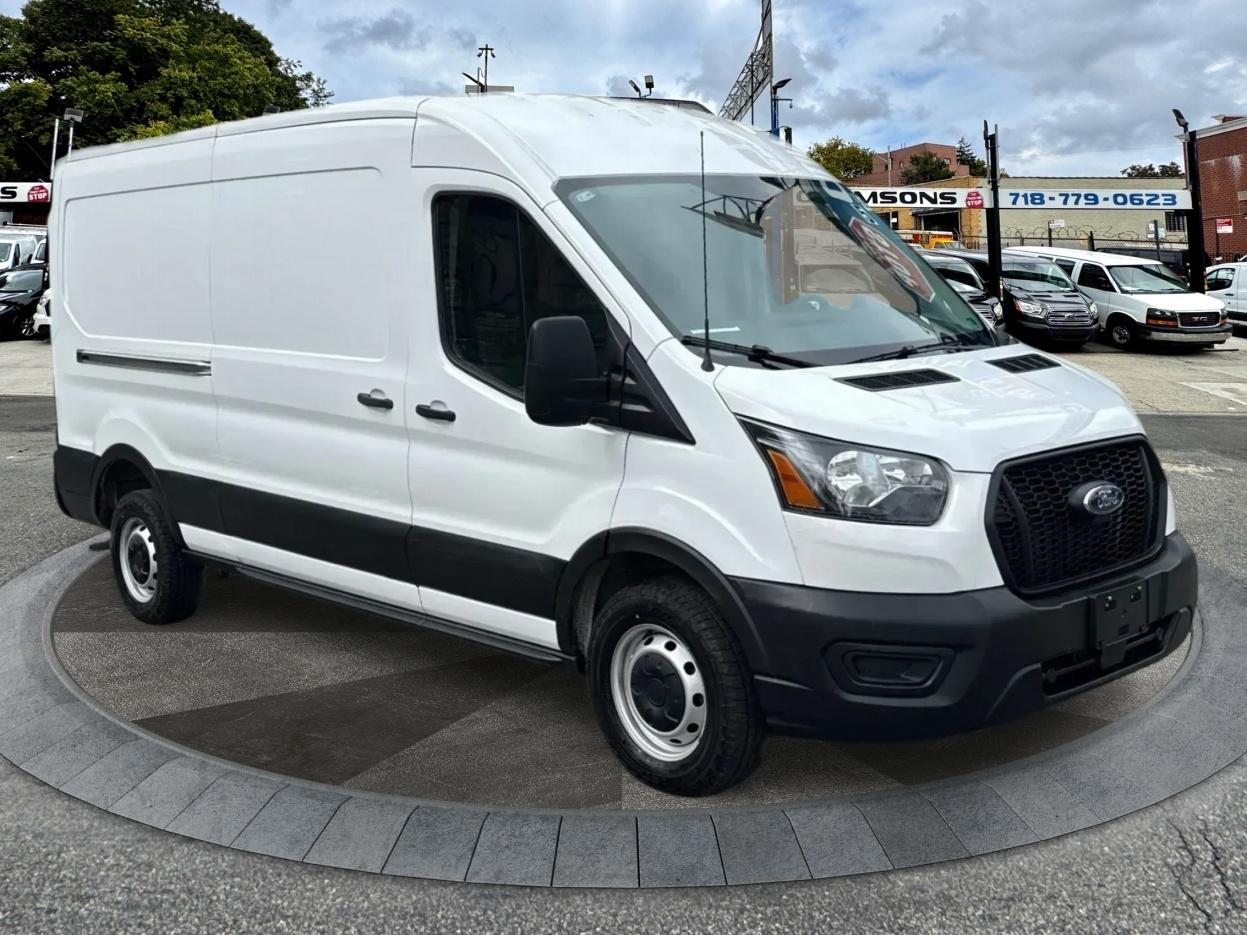 2025 Ford Transit Cargo Van T-250 148" Med Rf 9070 GVWR RWD
