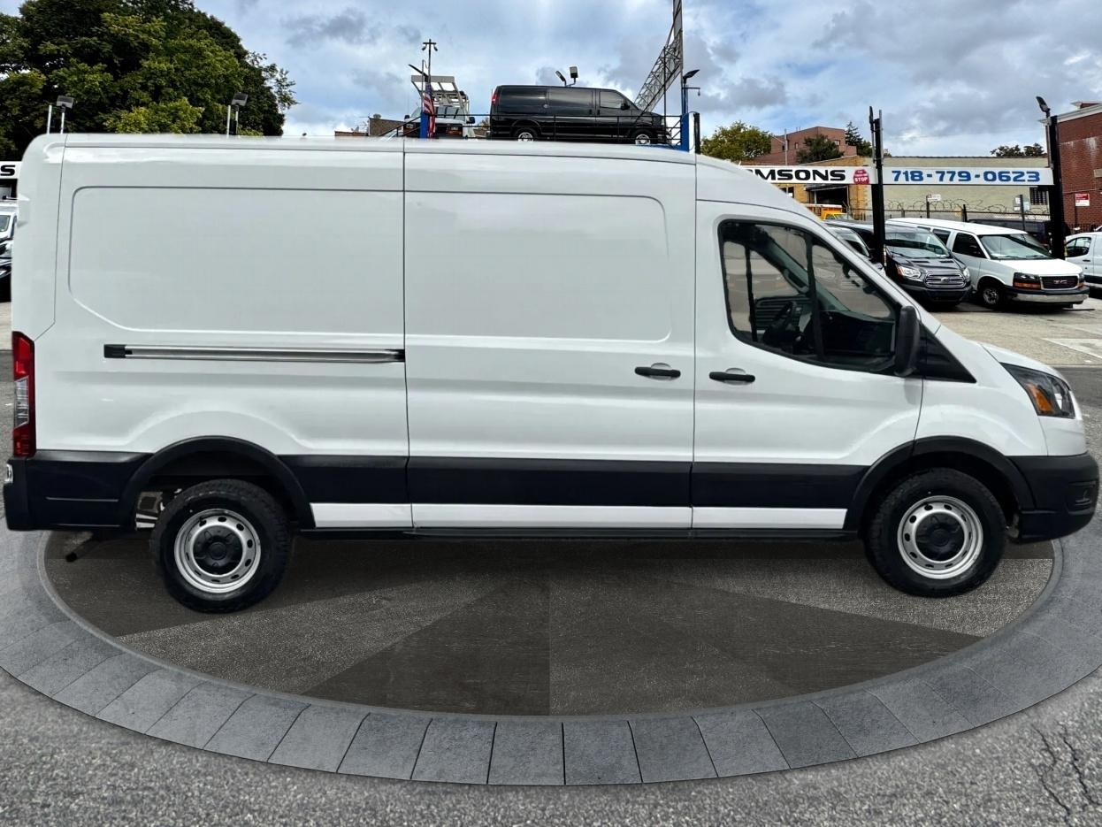 Ford Transit Cargo Van T-250 148" Med Rf 9070 GVWR RWD 2025