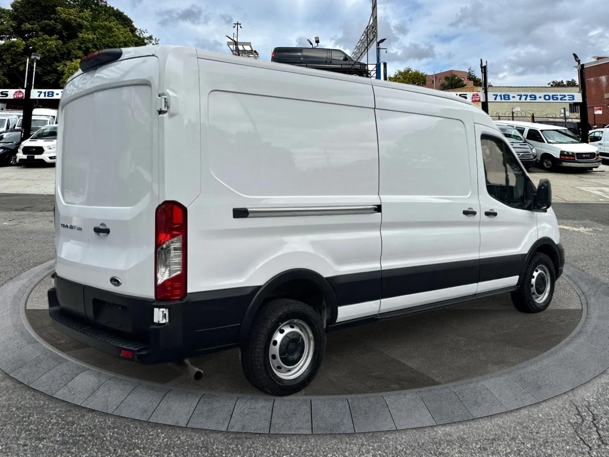 Ford Transit Cargo Van T-250 148" Med Rf 9070 GVWR RWD 2025
