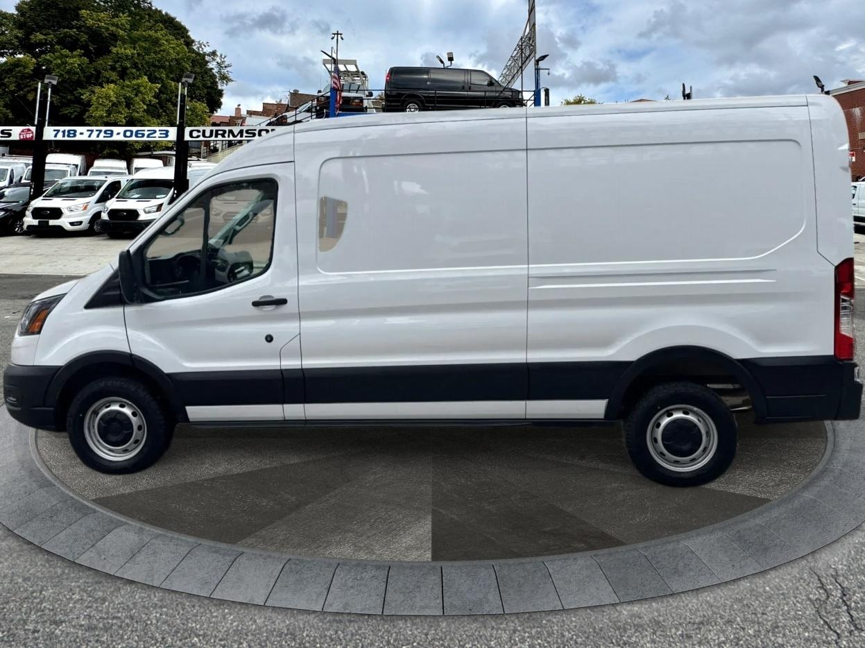 Ford Transit Cargo Van T-250 148" Med Rf 9070 GVWR RWD 2025