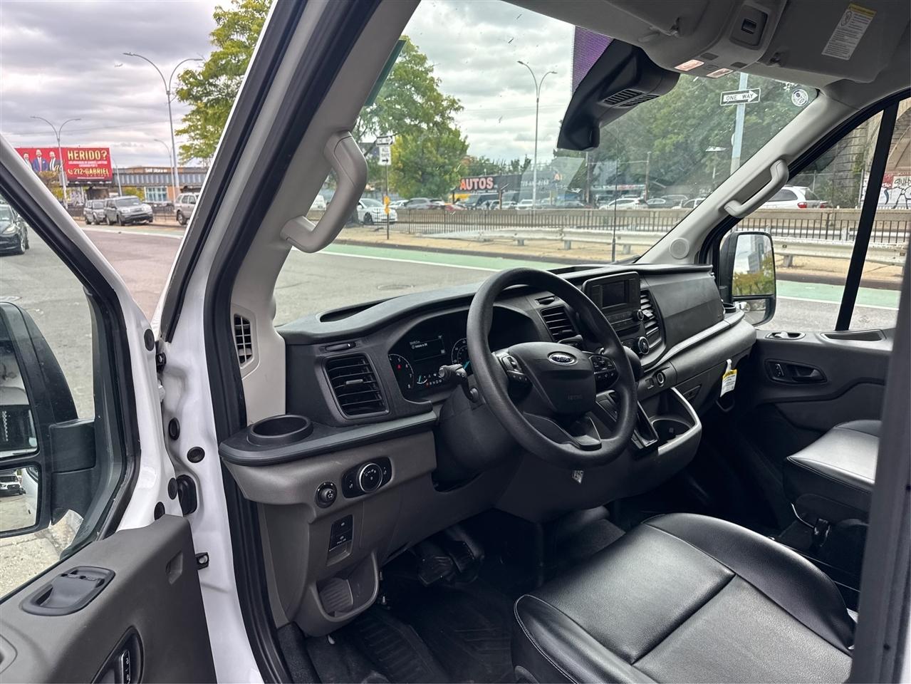 Ford Transit Cargo Van T-250 148" Med Rf 9070 GVWR RWD 2025