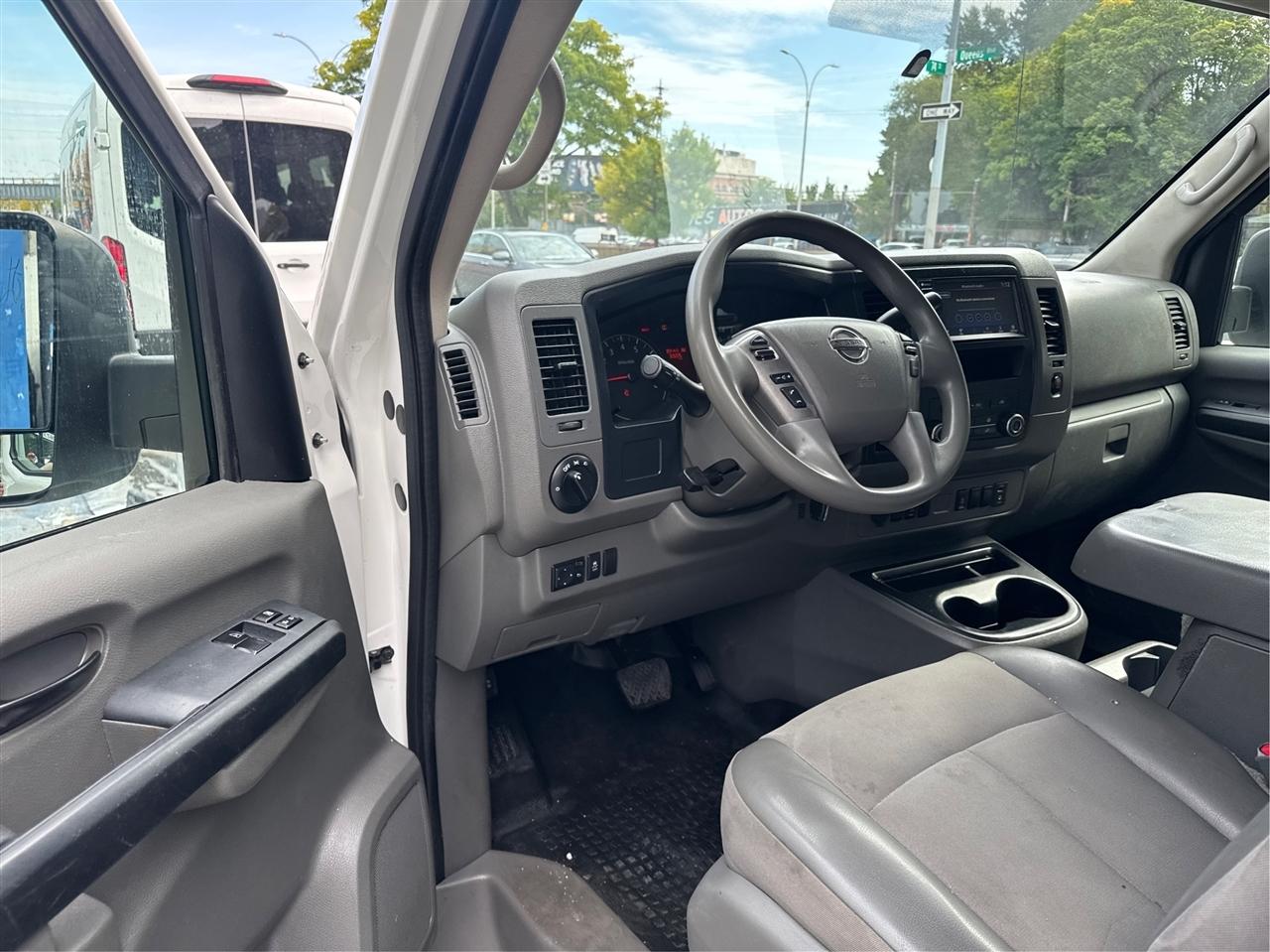 Nissan NV Cargo NV2500 HD High Roof V6 SV 2021