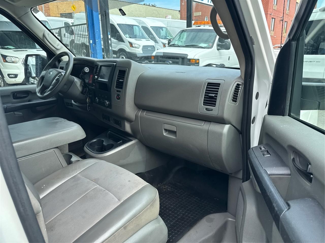 Nissan NV Cargo NV2500 HD High Roof V6 SV 2021