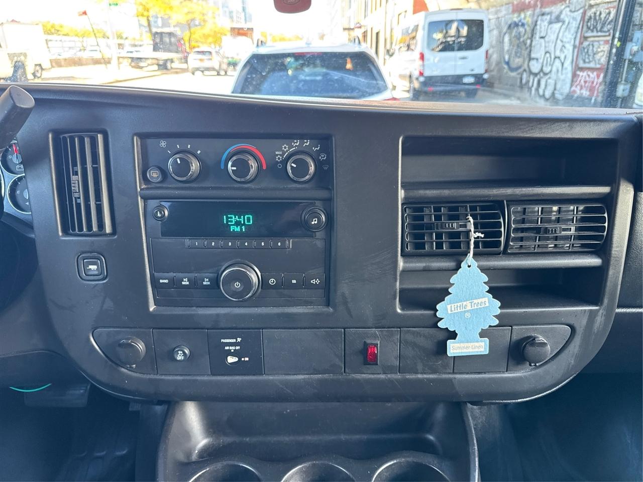 GMC Savana Passenger RWD 3500 155" 1LS 2012