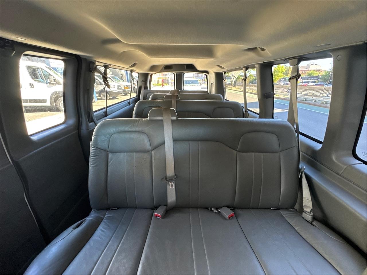 GMC Savana Passenger RWD 3500 155" 1LS 2012