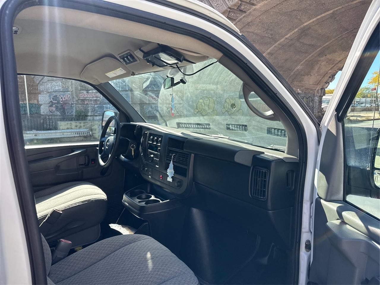GMC Savana Passenger RWD 3500 155" 1LS 2012