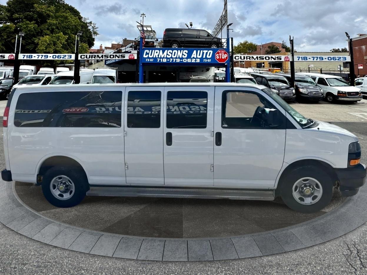 Chevrolet Express Passenger RWD 3500 155" LS 2018