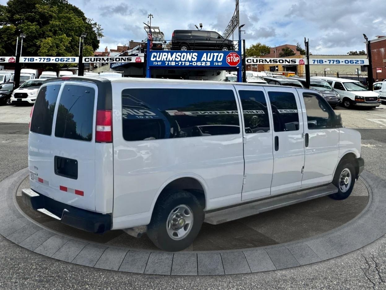Chevrolet Express Passenger RWD 3500 155" LS 2018